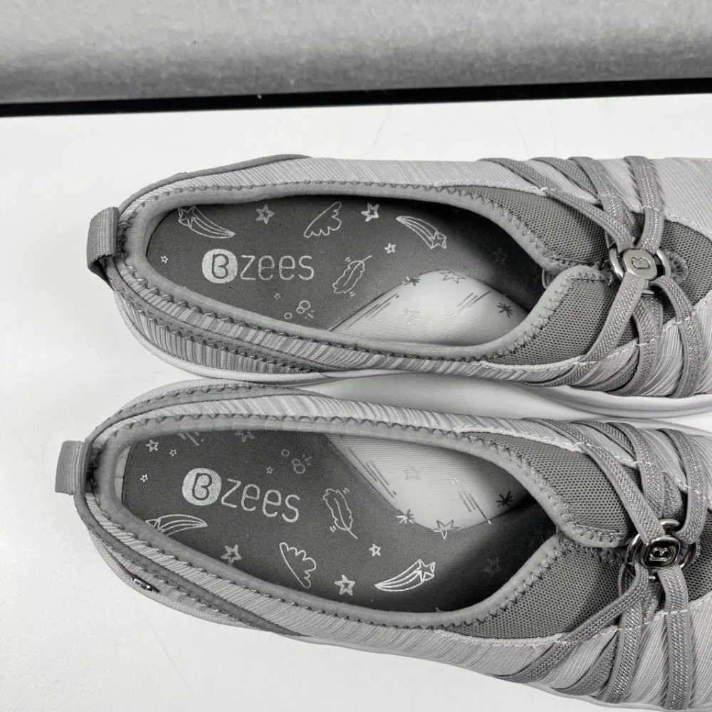 NWOB BZees Womens Melody Comfort Slip On Wedge Silver Size 9.5M Cloud Technology